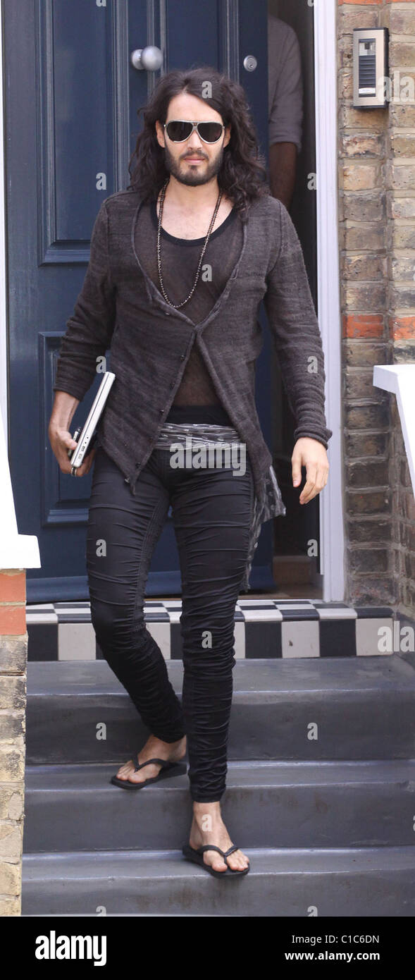 Cardigan russell brand 4 070409 hi-res 