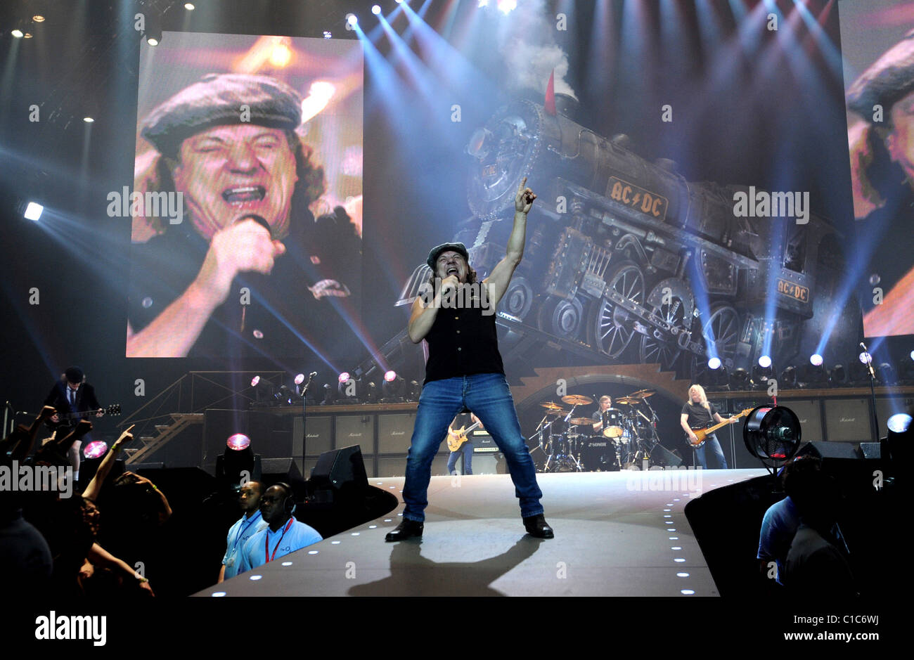 Phil rudd acdc hi-res stock photography and images - Alamy