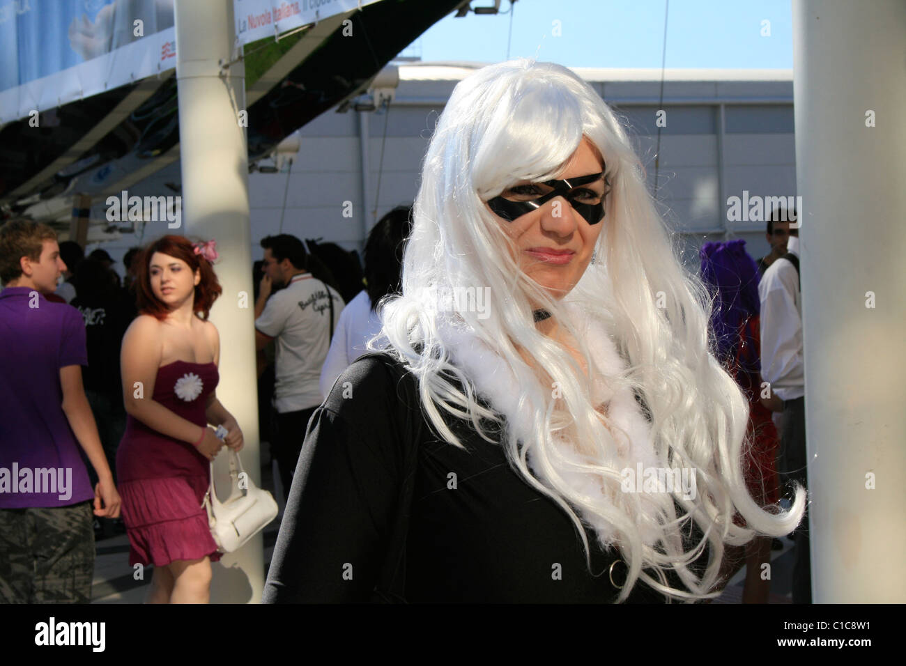Cos Rom people dressed as cosplay characters at romics trade show in rome 2010 ...