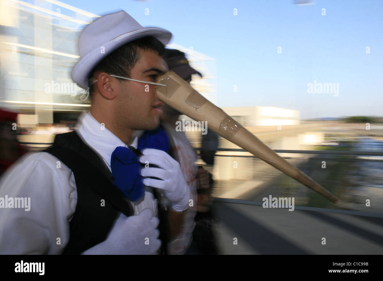 Cos Rom people dressed as cosplay characters at romics trade show in rome 2010 ...