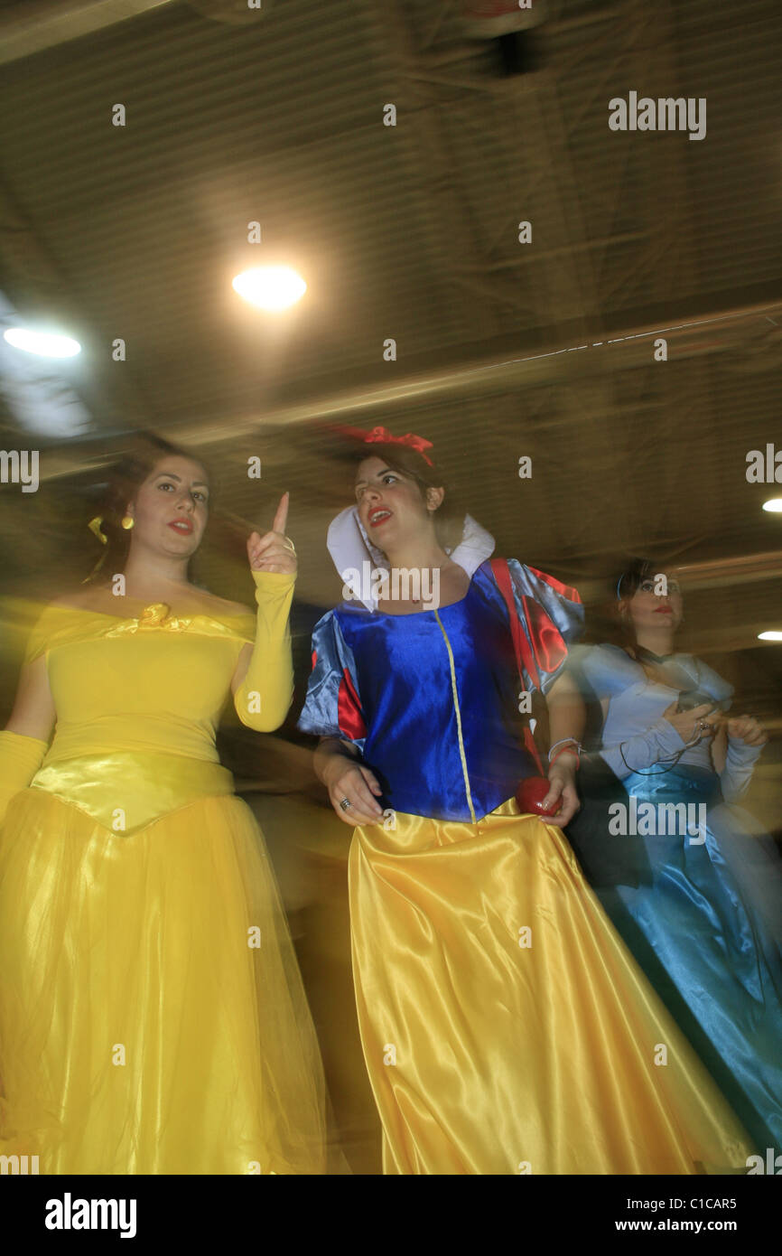 Cos Rom people dressed as cosplay characters at romics trade show in rome 2010 ...