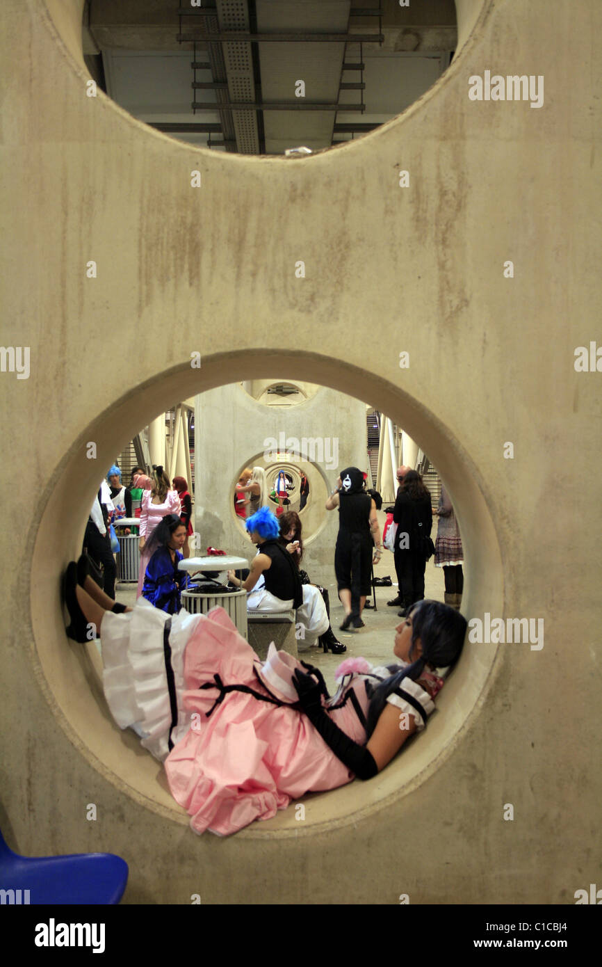 Cos Rom people dressed as cosplay characters at romics trade show in rome 2010 ...