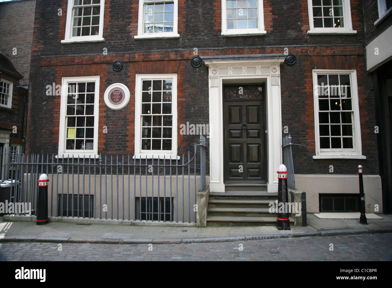 General View GV of Dr Johnsons ( Johnson's ) House, a museum detailing the life of Dr Samuel Johnson in London, England. Stock Photo