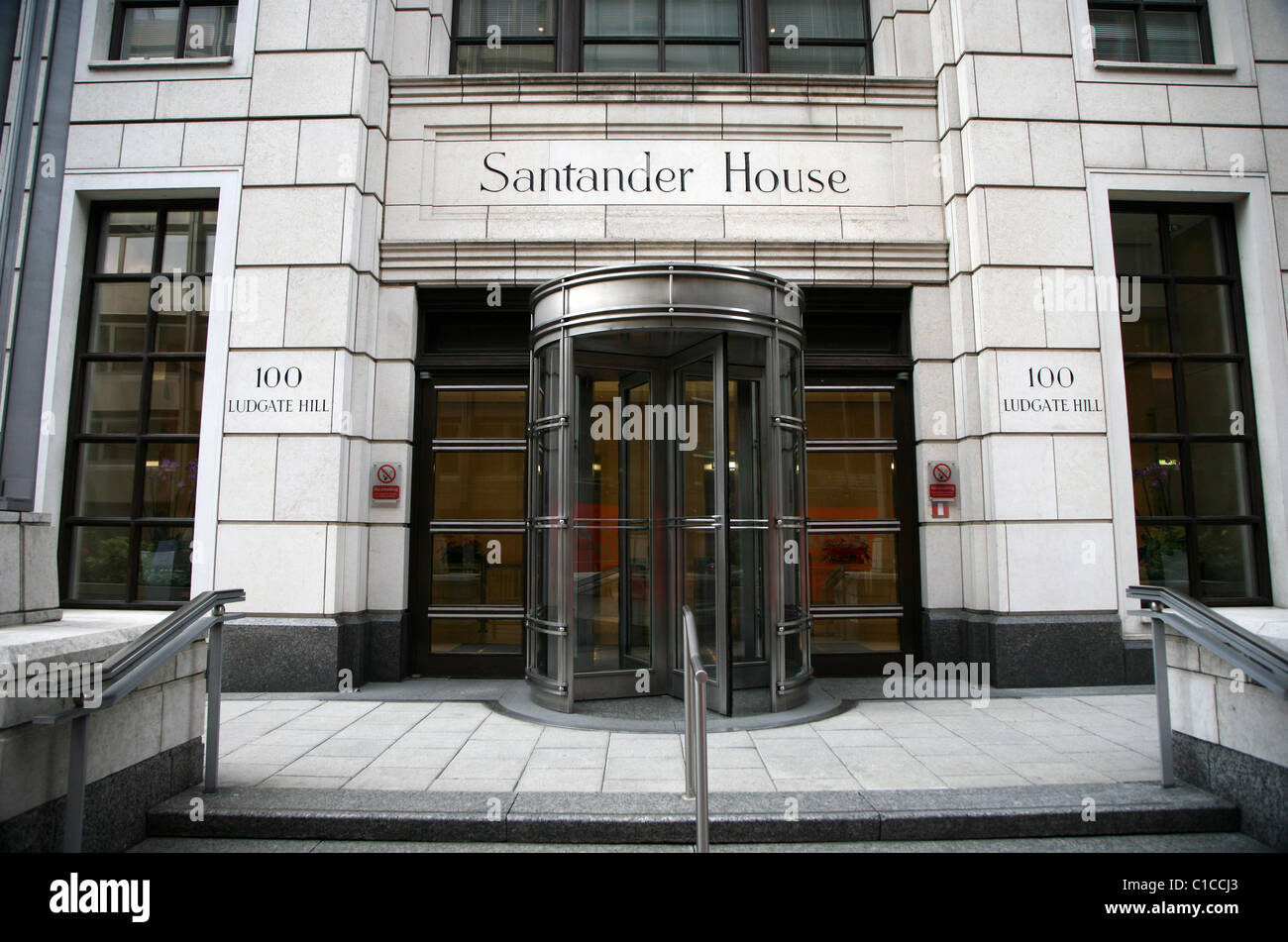 General View gv of Santander House in London, England Stock Photo