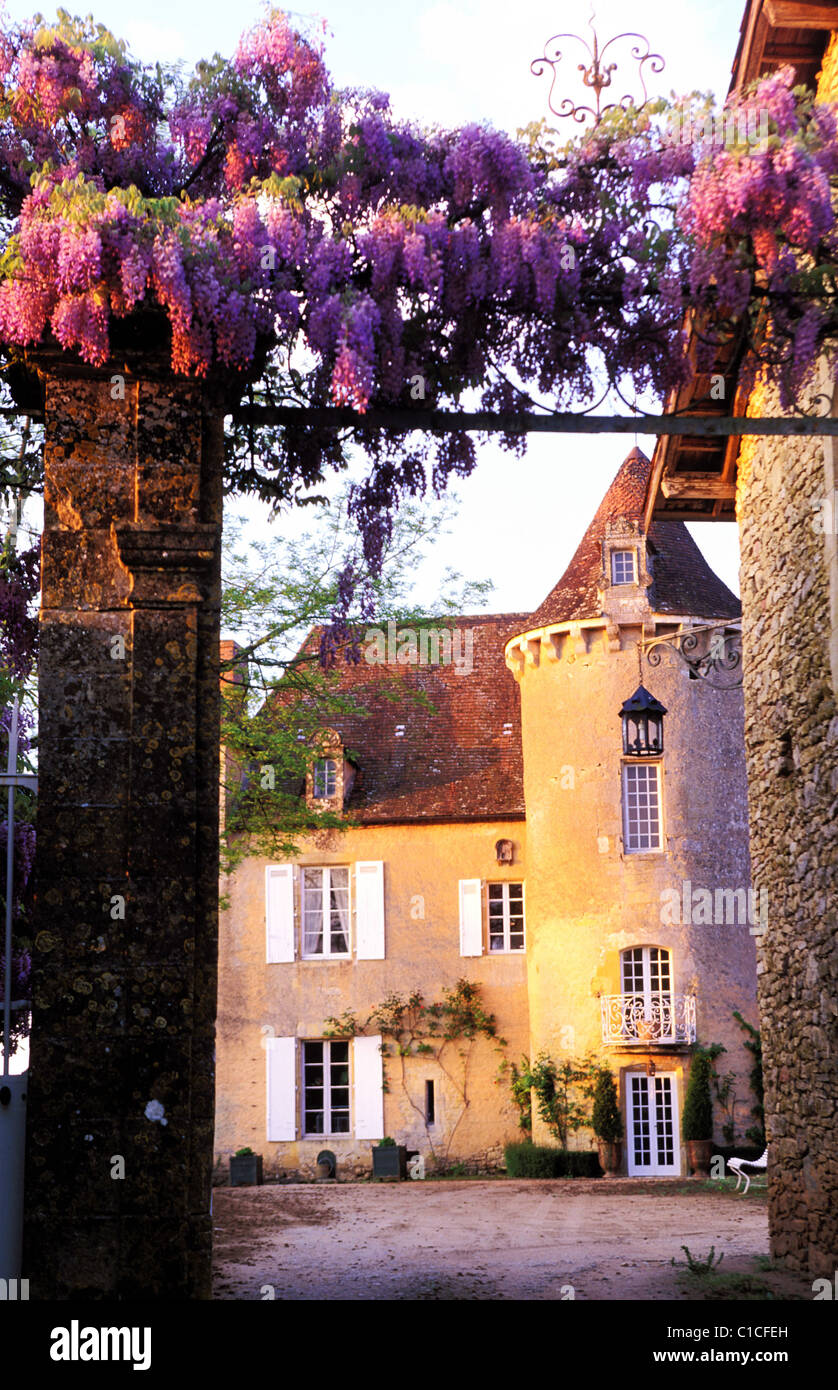 France, Dordogne, castle of Cazenac le Buisson Stock Photo Alamy