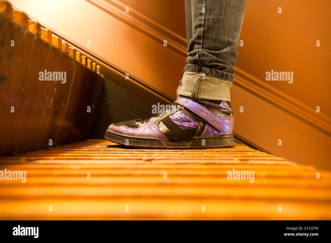 Feet on escalator hi-res stock photography and images - Alamy