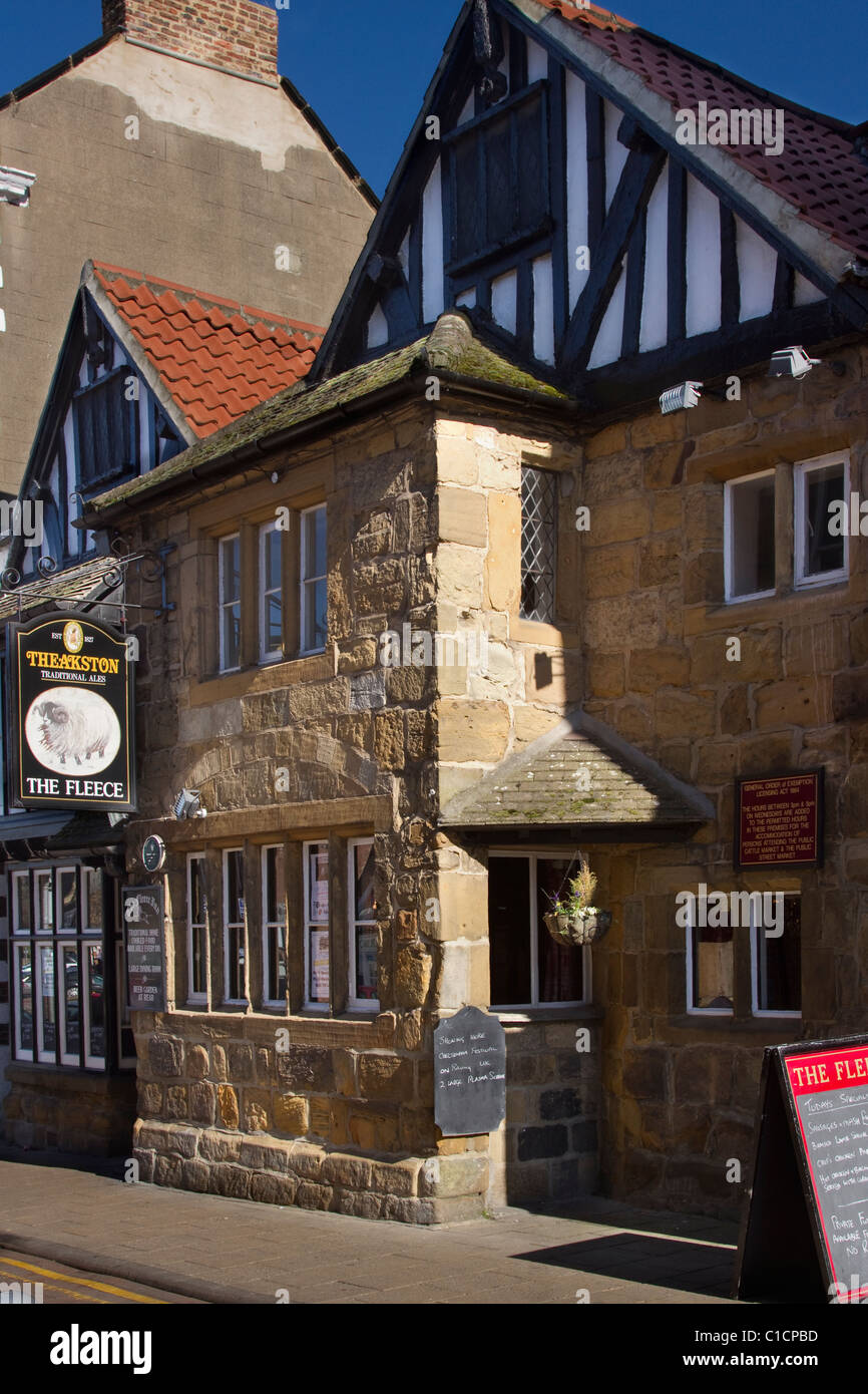 The Stone-built old Medieval Fleece Inn Public House in Northallerton, Yorkshire, UK Stock Photo