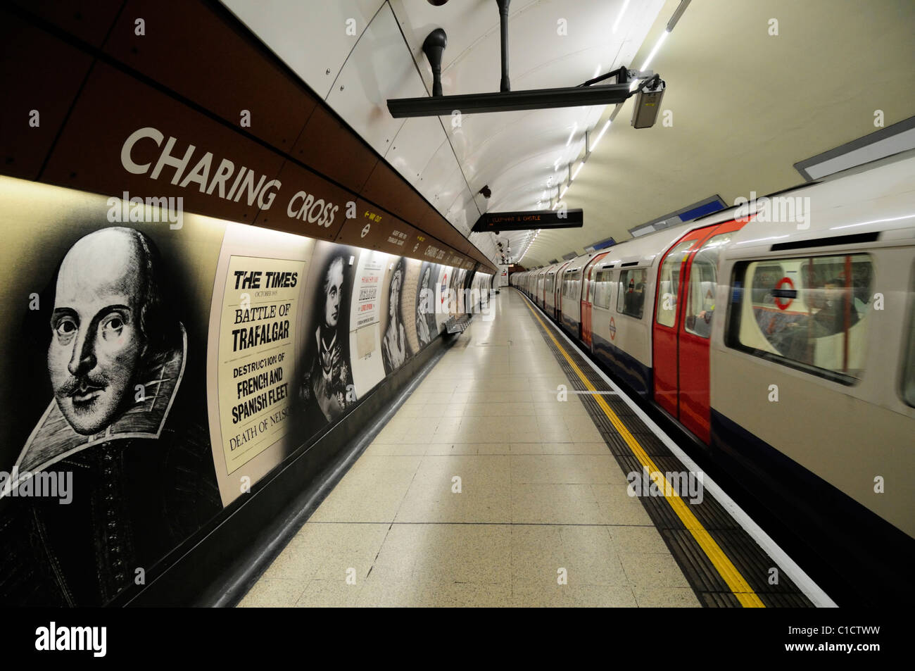 Charing Cross Underground Tube Station Bakerloo line Platform, London, England, UK Stock Photo