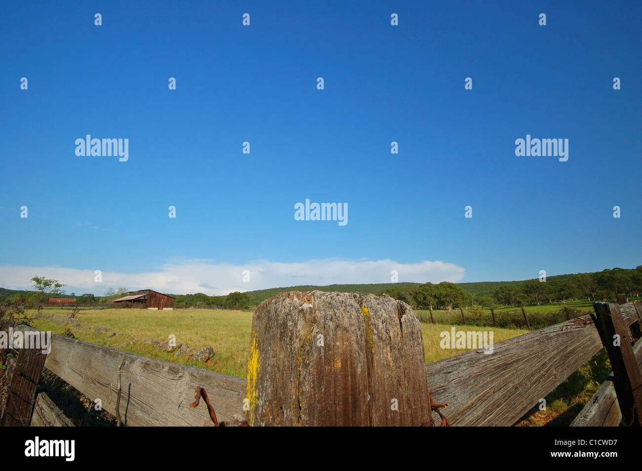 Rural fence hi-res stock photography and images - Alamy