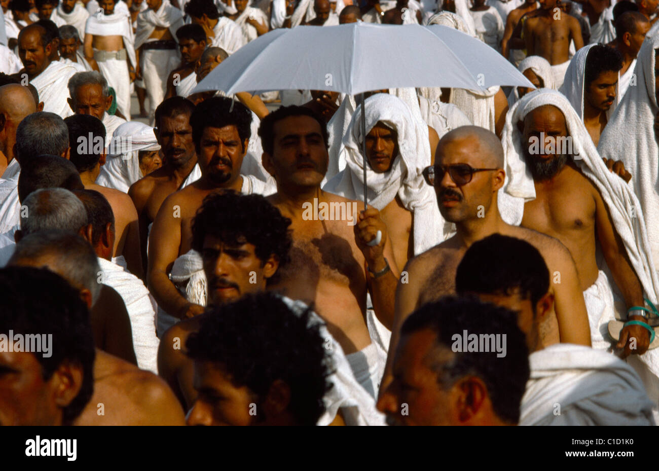 Can You Wear Sunglasses in Ihram in Saudi Arabia: What You Need to Know
