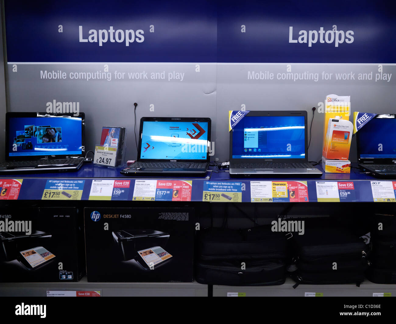 Computer shop hi-res stock photography and images - Alamy