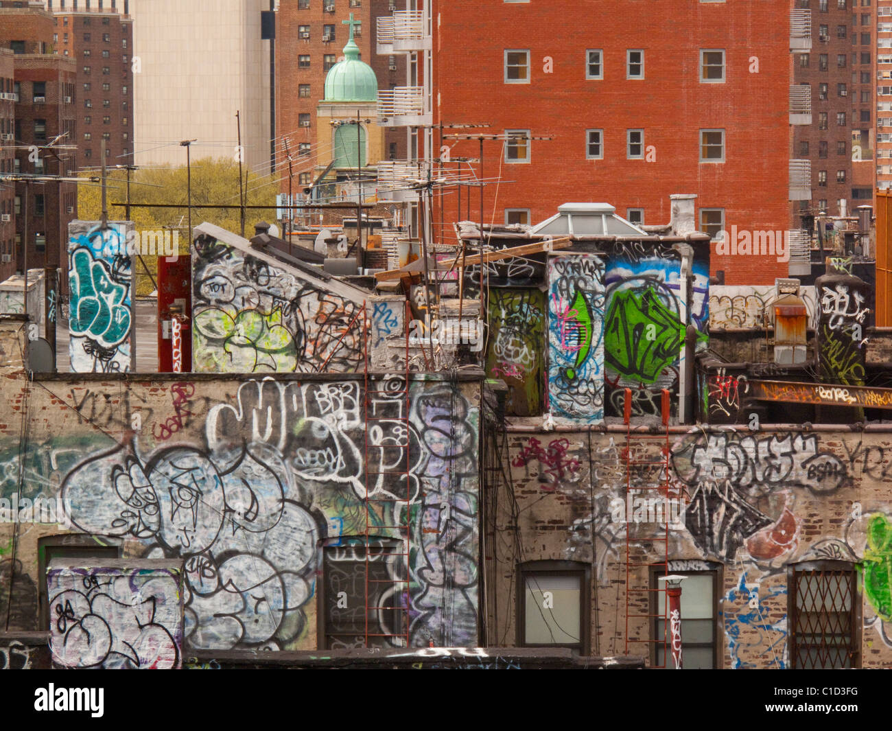 Graffiti art on buildings in New York City Stock Photo - Alamy