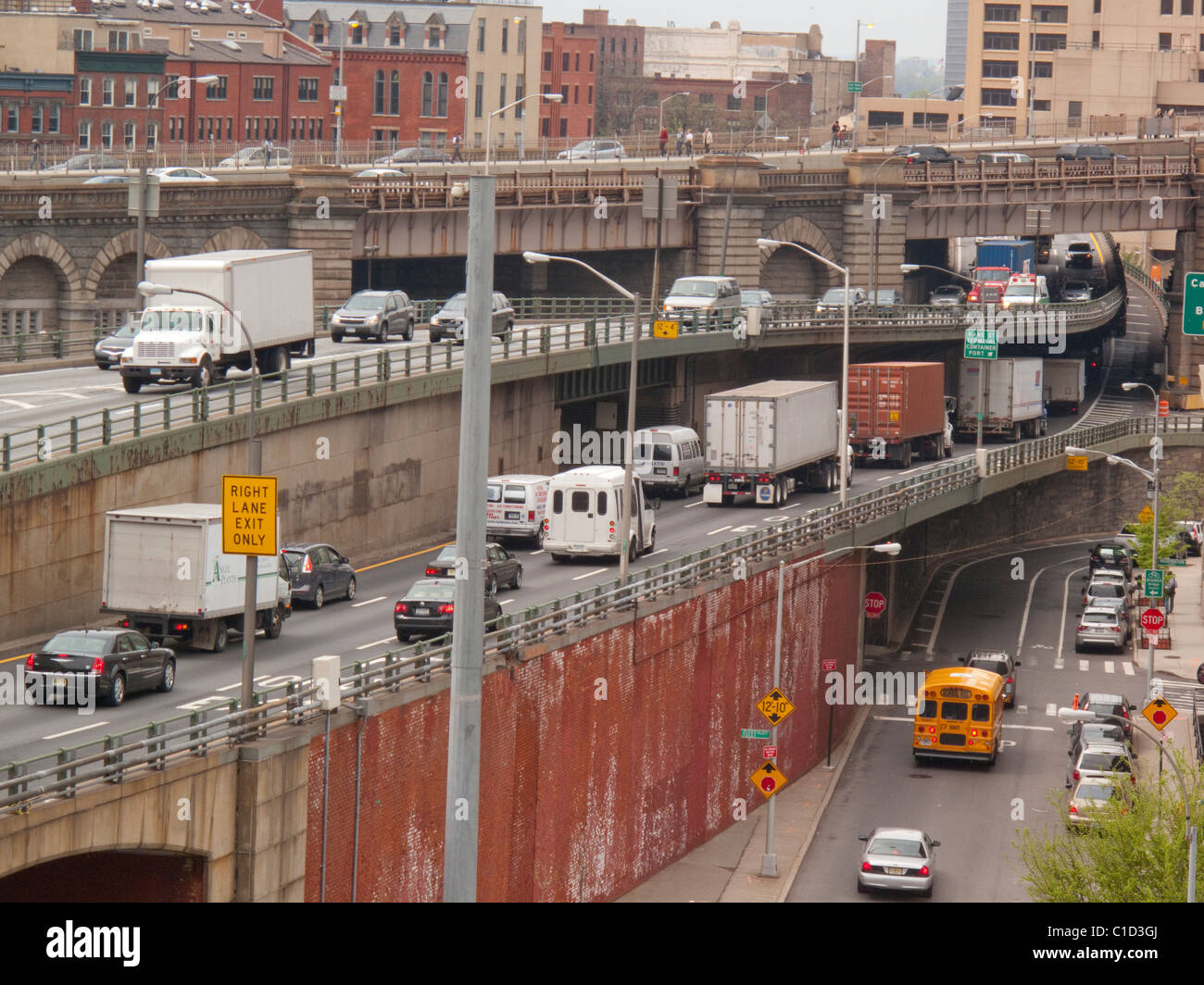Highway traffic New York City Brooklyn Queens Stock Photo Alamy