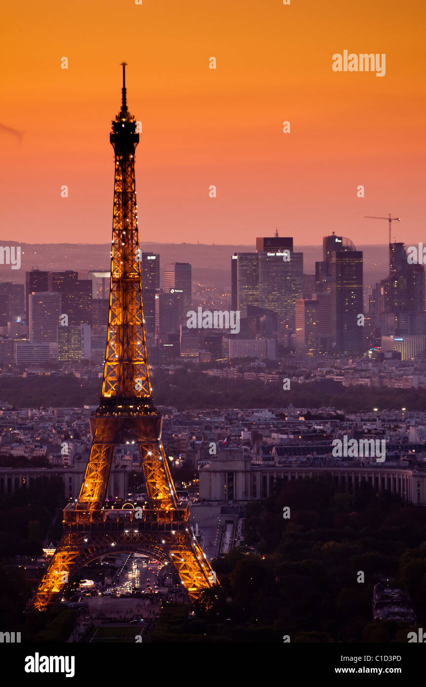 Eiffel Tower At Dusk In Paris Stock Photo Alamy