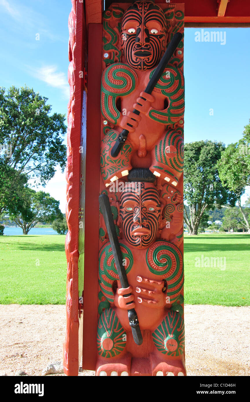 Maori carvings, Hobson's Beach, Waitangi Treaty Grounds, Waitangi, Bay of Islands, Northland Region, North Island, New Zealand Stock Photo