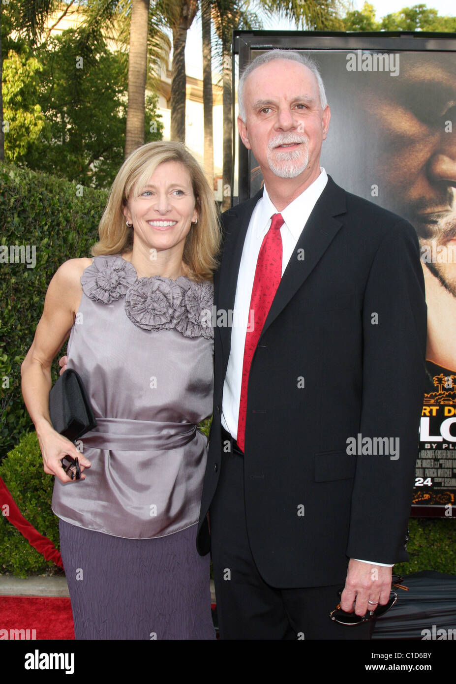 Steve Lopez and wife Premiere of 'The Soloist' held at Paramount