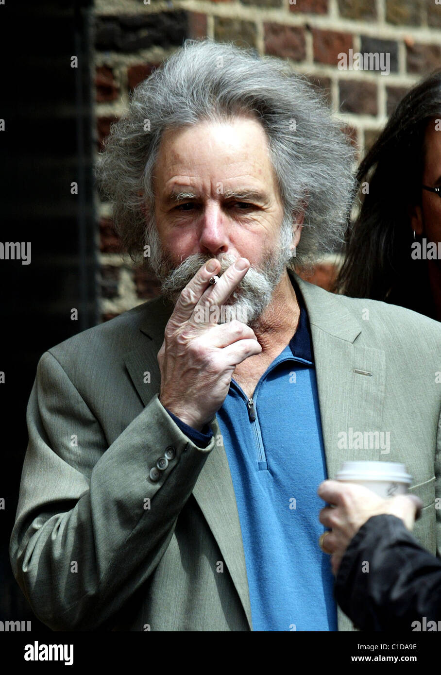 Bob Weir of The Dead, outside the Ed Sullivan Theater for the 'Late Show  With David Letterman New York City, USA - 23.04.09 Stock Photo