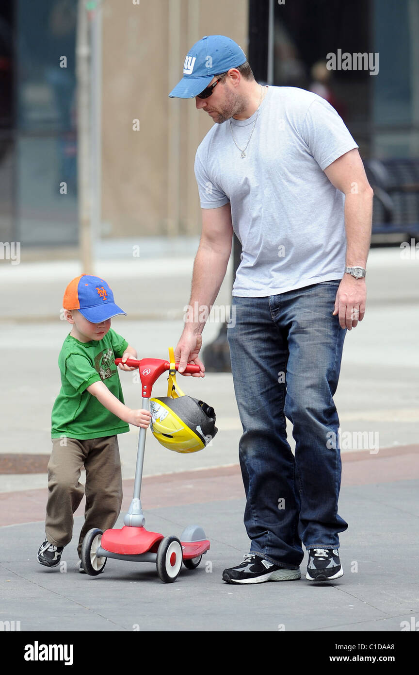 Christy turlington and finn burns hires stock photography and images(02)