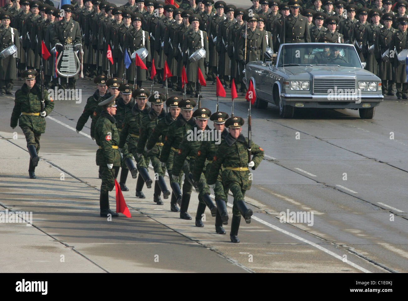 THE MILITARY OF SILLY WALKS What's this all aboot? Russian soldiers give Basil Fawlty a run for