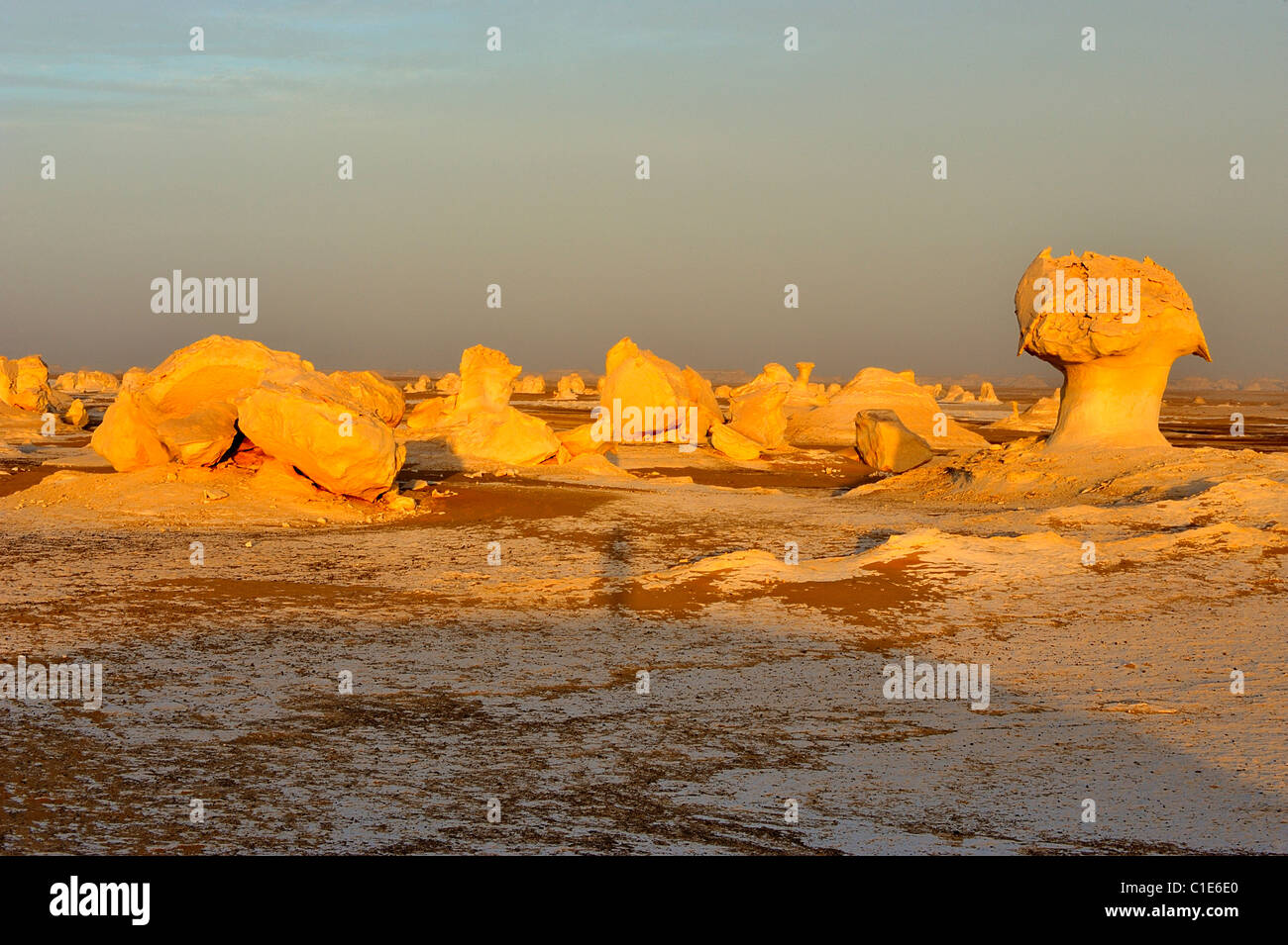 White chalk rock formations hi-res stock photography and images - Alamy