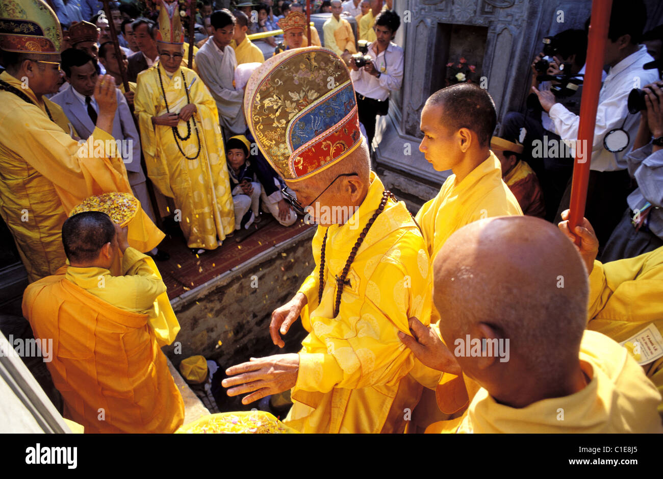 Vietnam, province of Thua Thien Hue, funeral of a venerable Buddhist Stock Photo