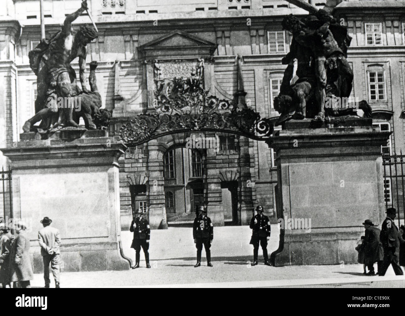 GERMAN SOLDIERS GUARDING Prague Castle after the Nazi occupation of Czechoslovakia in March 1939 Stock Photo