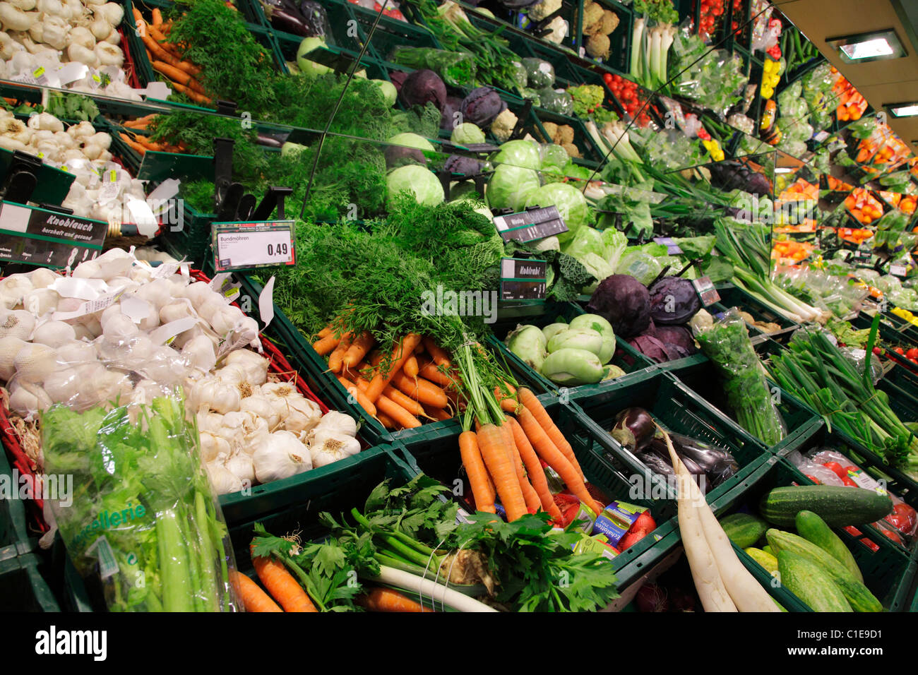 Vegetables supermarket uk hires stock photography and images Alamy
