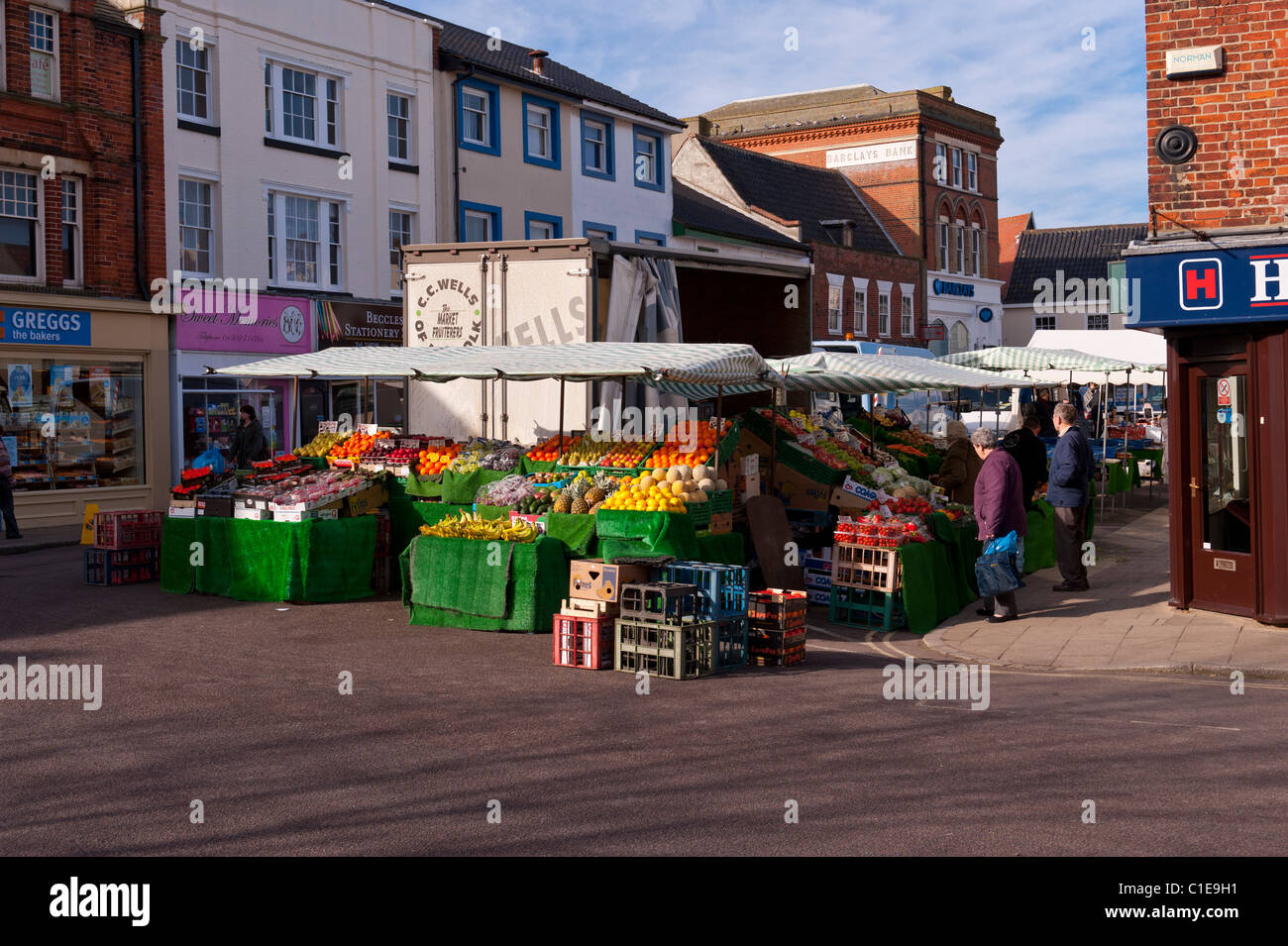 The Friday outdoor market in Beccles , Suffolk , England , Britain , Uk