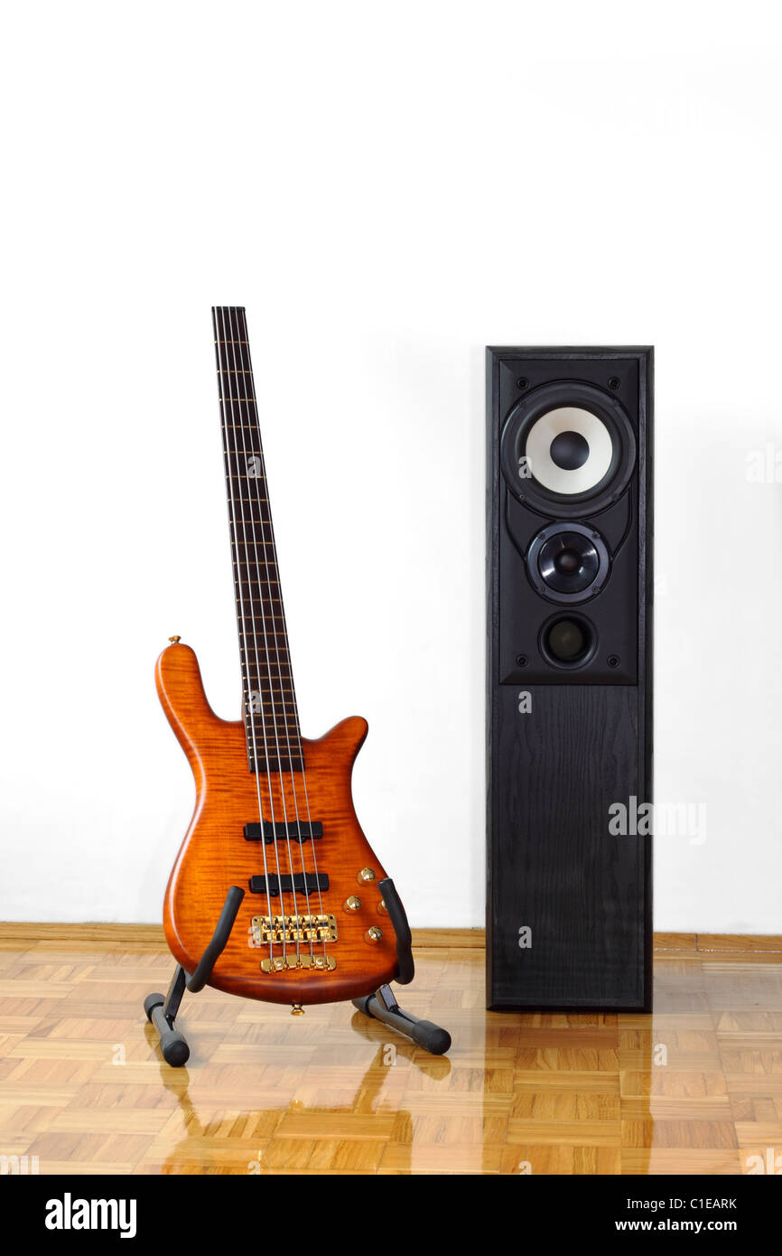 Five string bass hires stock photography and images Alamy