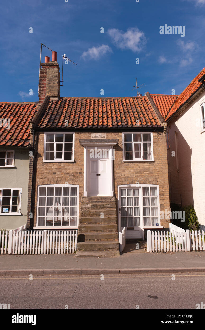 Custom house aldeburgh suffolk england old hires stock photography and