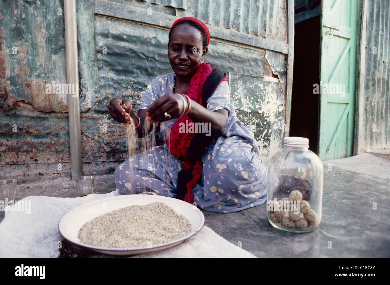 Djibouti, Djibouti city, woman selling injeeras (ethiopian pancakes) Stock Photo