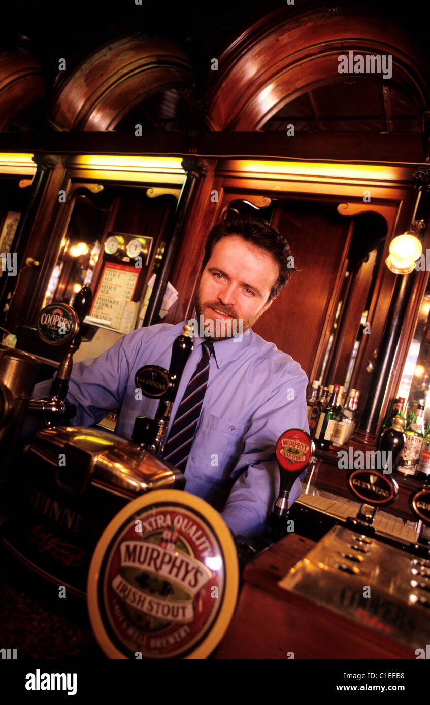Ireland, Dublin, Pub The Stag's Head, Philip Shaffrey owner of the bar Stock Photo