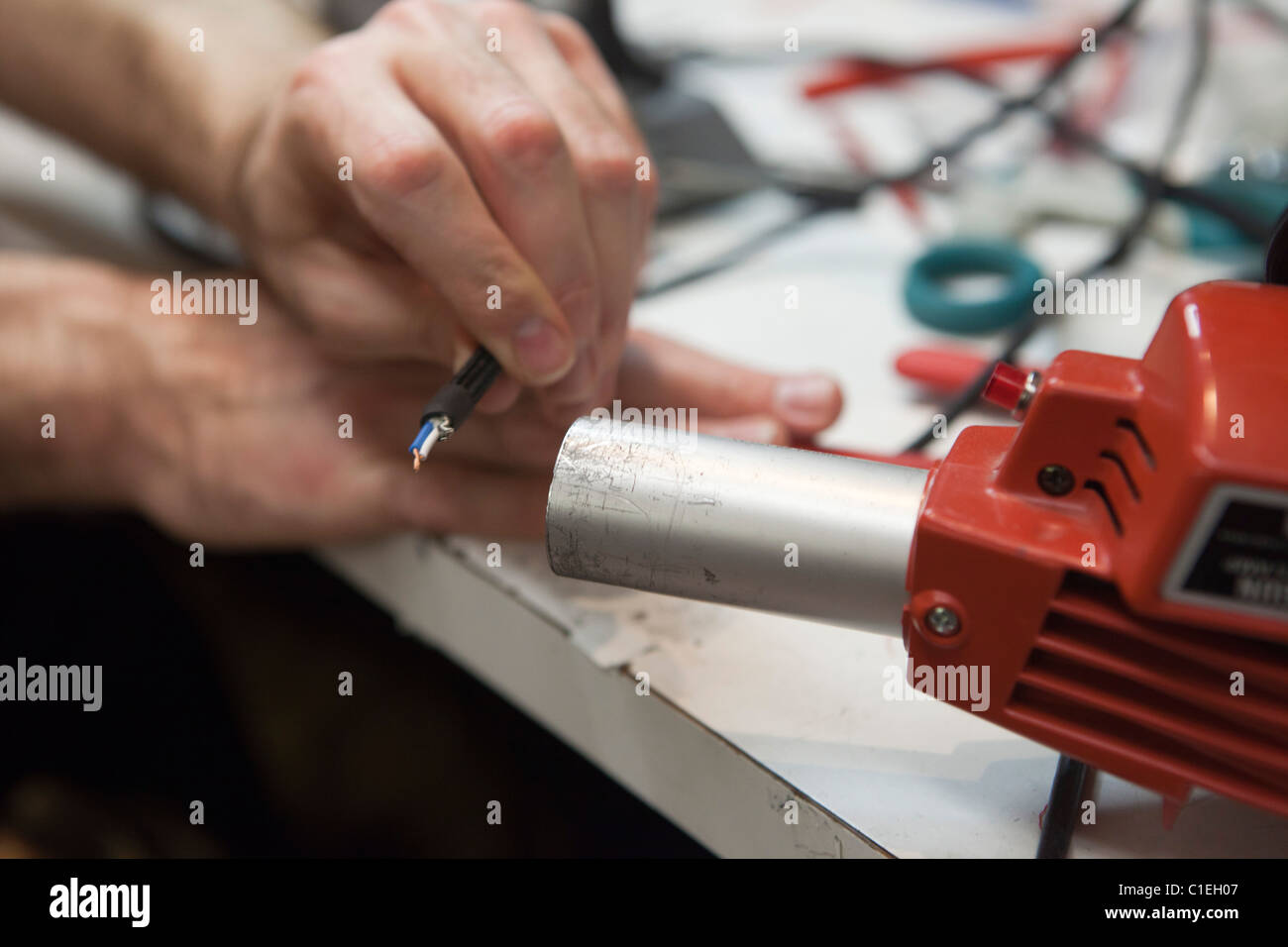 Heat shrink hires stock photography and images Alamy