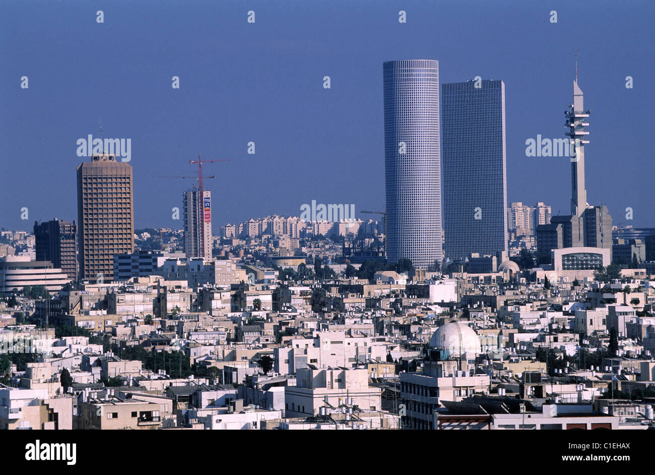 Skyscraper in tel aviv hi-res stock photography and images - Alamy