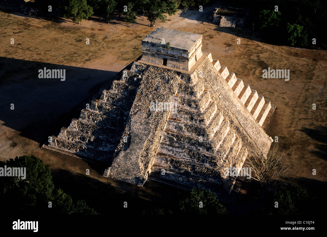 Mexico, Yucatan State, Mayan site of Chichen Itza, the castle or pyramid of Kukulcan (aerial view) Stock Photo