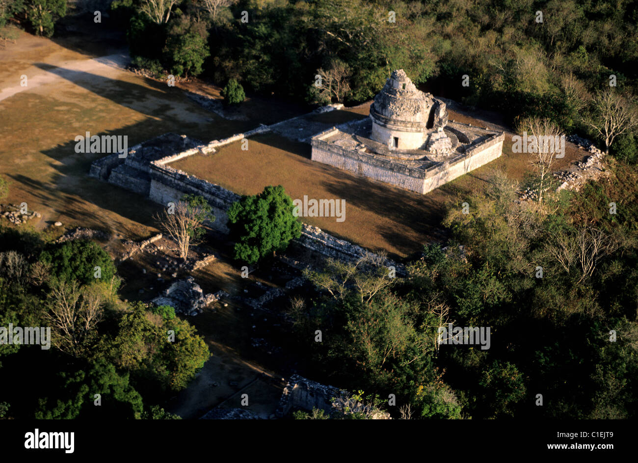 Mexico, Yucatan State, Mayan site of Chichen Itza, the caracol or observatory (aerial view) Stock Photo
