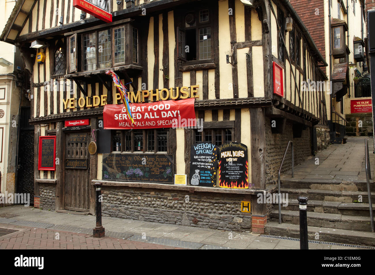 Ye olde pumphouse pub 17th century hires stock photography and images