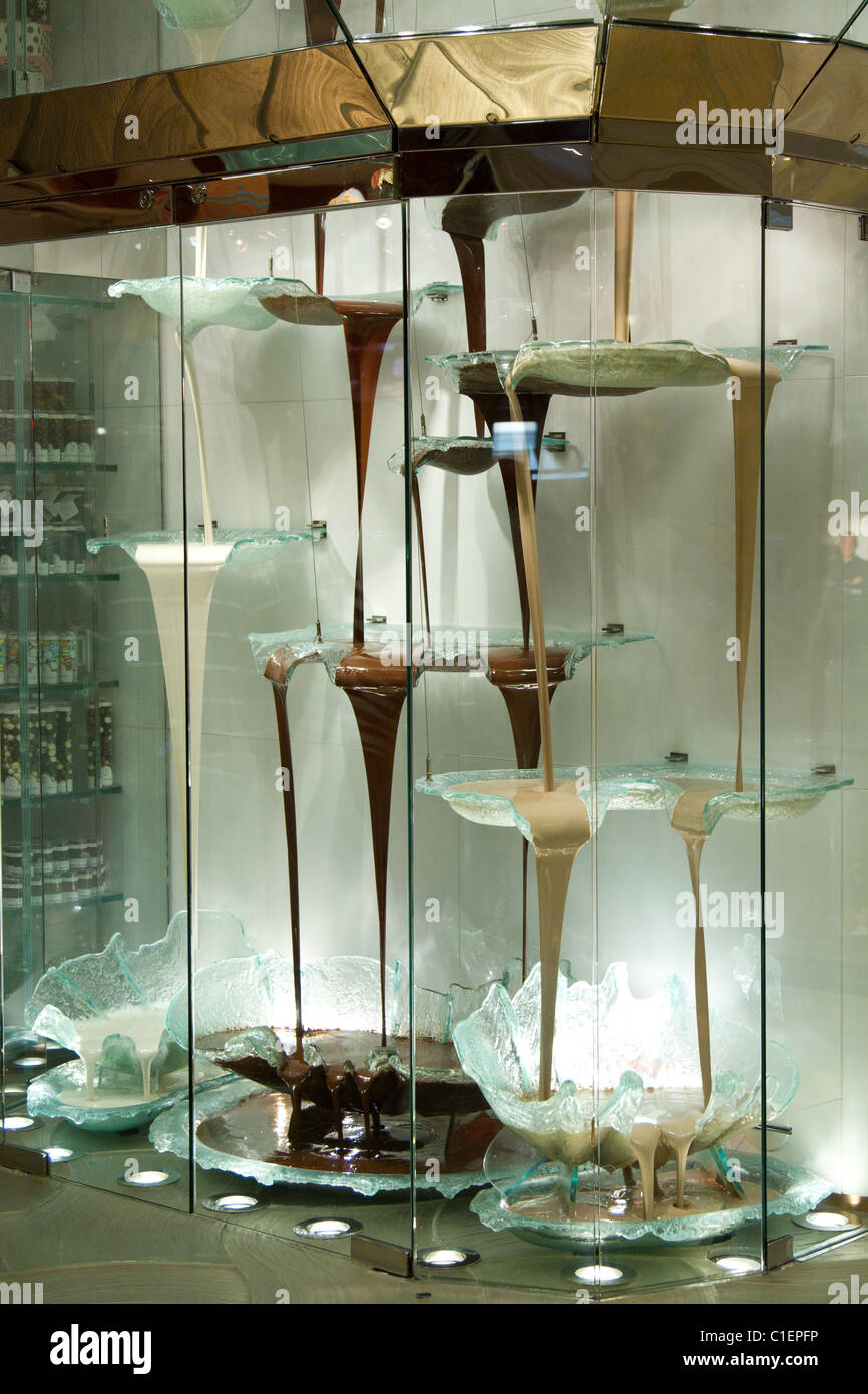 chocolate fountain bellagio las vegas Stock Photo Alamy