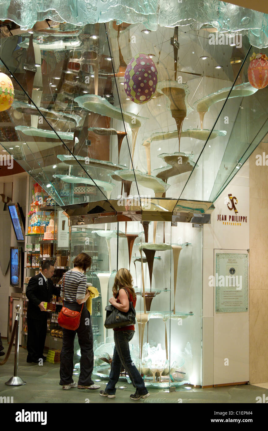 chocolate fountain bellagio las vegas Stock Photo Alamy