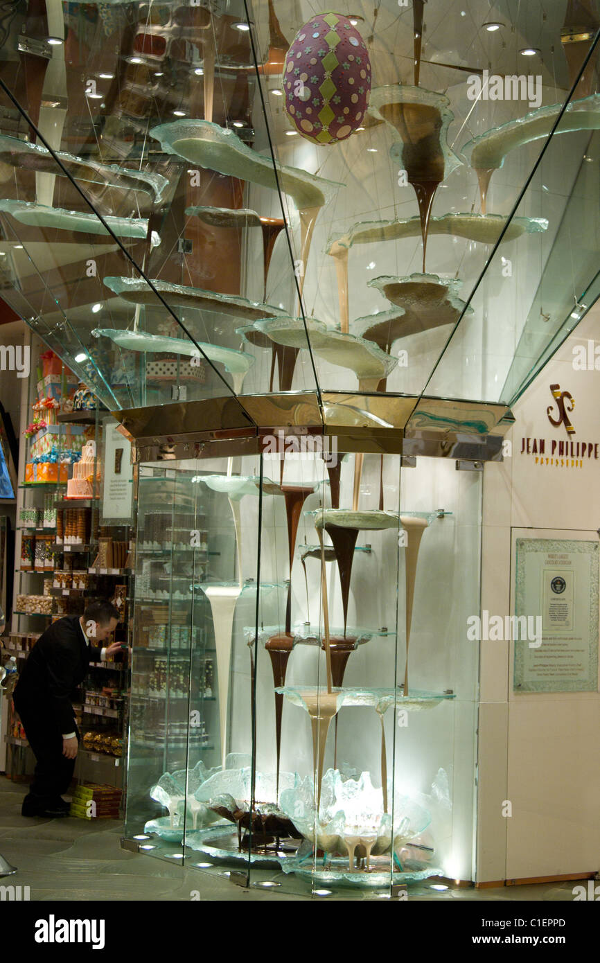 chocolate fountain bellagio las vegas Stock Photo Alamy