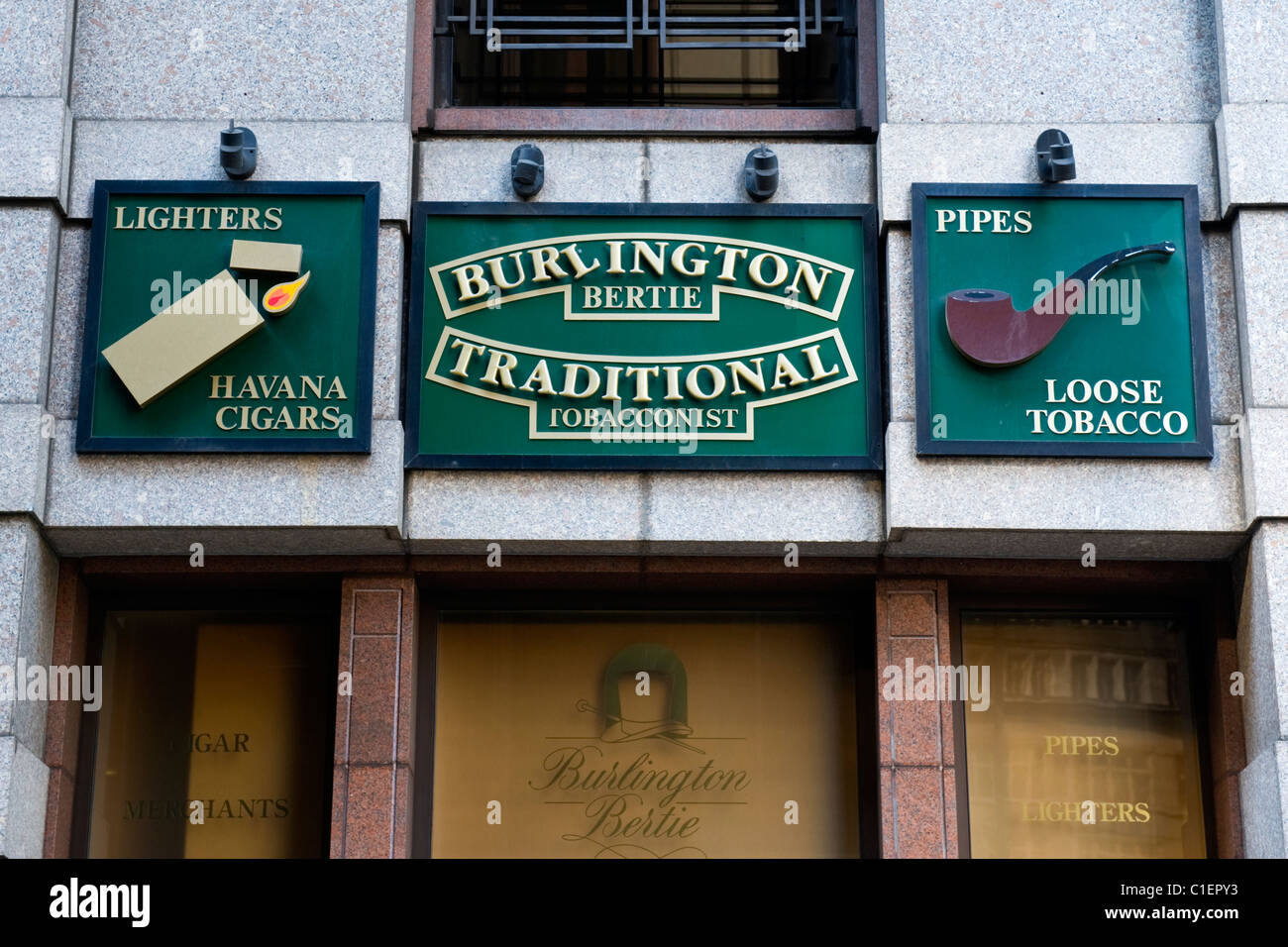 tobacco shop burlington Front tobacco shop in city hi-res stock photography and images