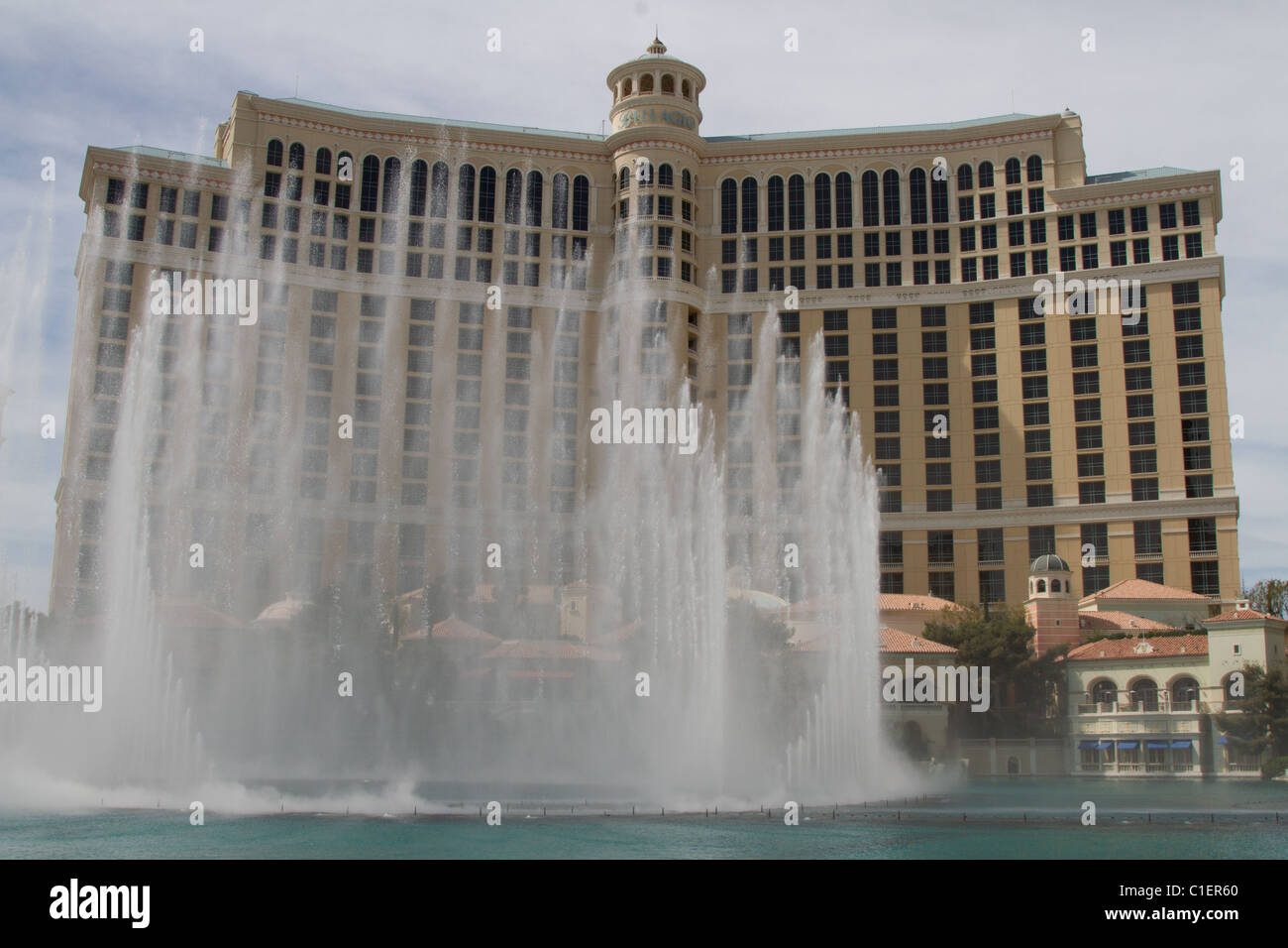 bellagio fountain show las vegas Stock Photo Alamy