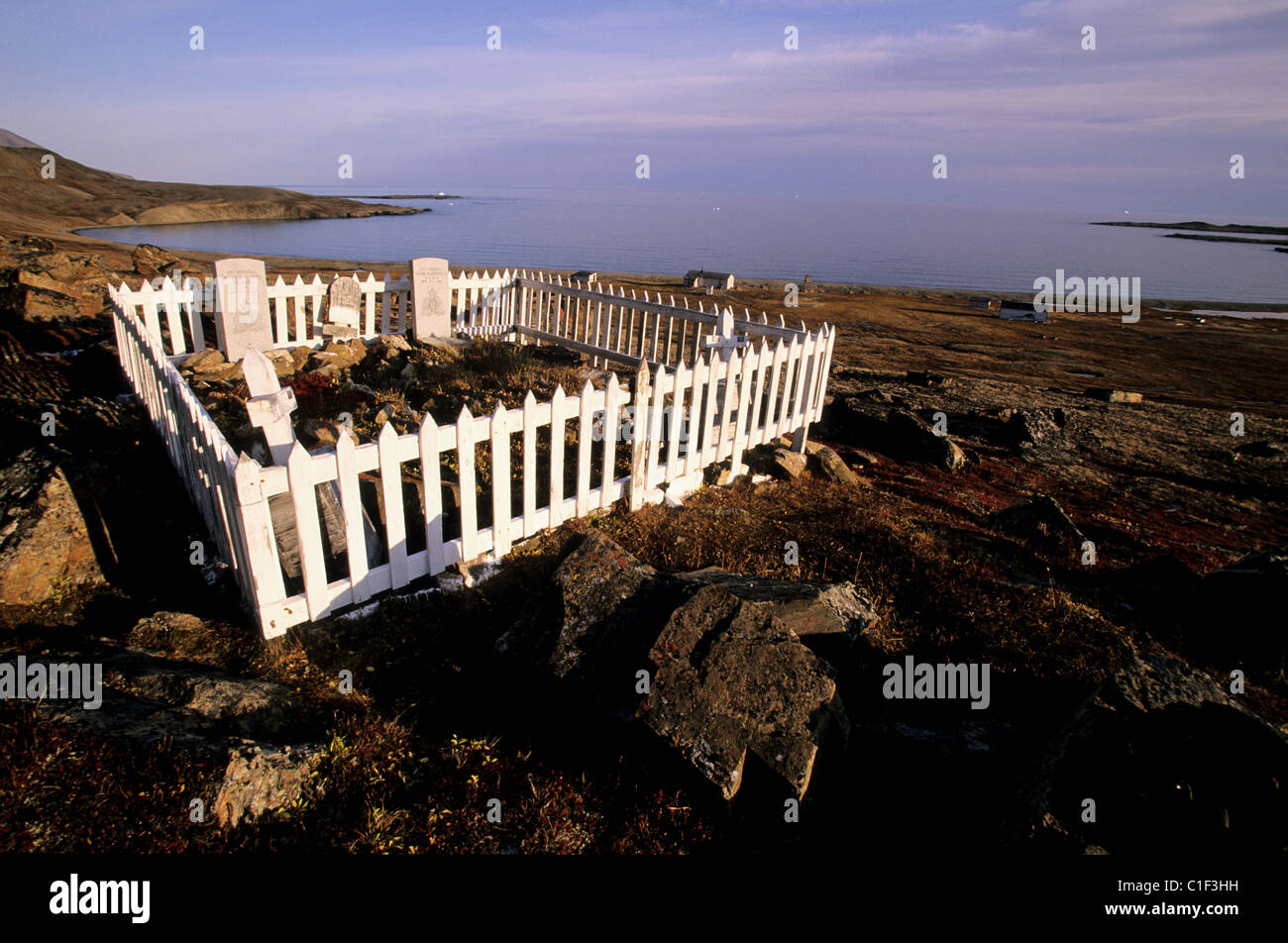 Canada, Nunavut, Dundas Harbour cemetery (3 tombs) on Devon Island