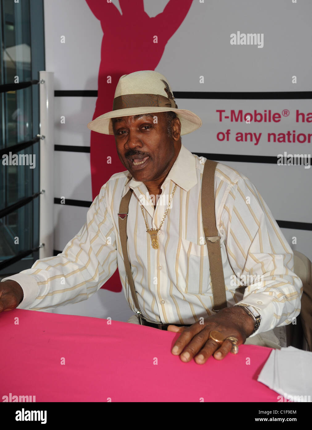 Boxer Olympic Gold Medalist Joe Frazier at the T-Mobile TKO challenge at Liberty Place Philadelphia, Pennsylvania - 06.05.09 Stock Photo