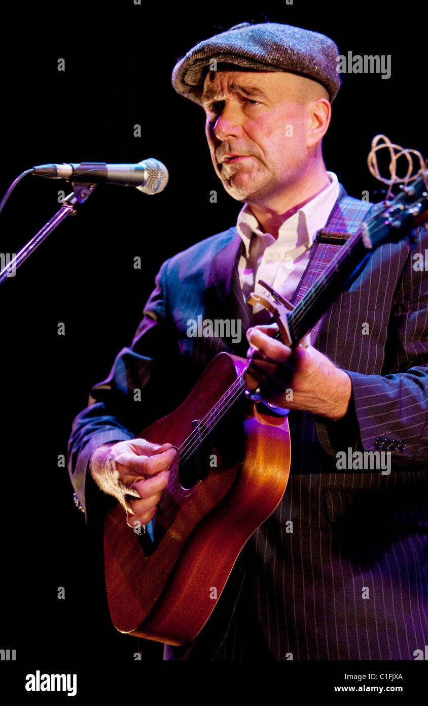 John Watts Lead Singer Of Band Fischer Z Performing Live On Stage At Auditorio Eunice Munoz In Oeiras Oeiras Portugal Stock Photo Alamy