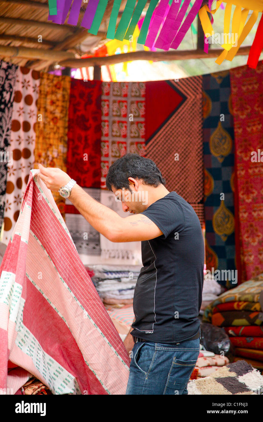 Cloth Shop Sales High Resolution Stock Photography and Images Alamy