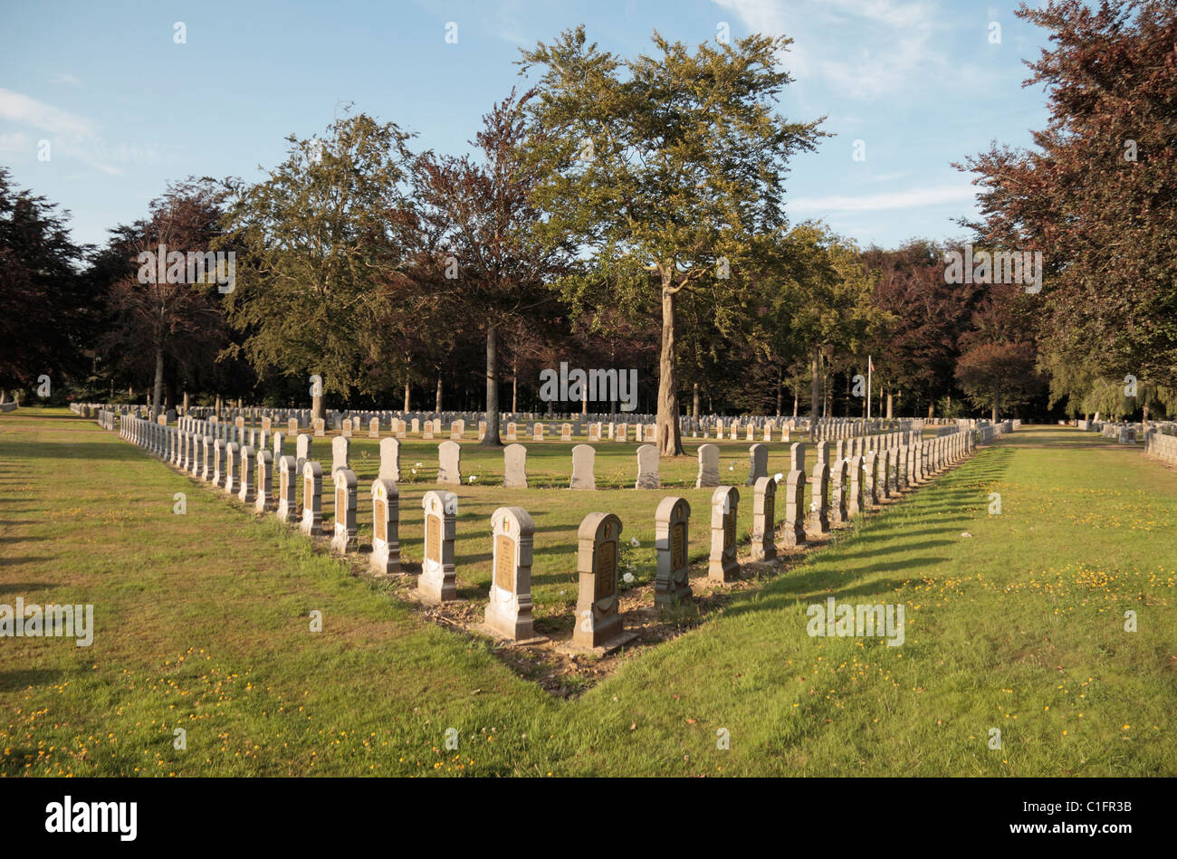 Military headstones hi-res stock photography and images - Alamy