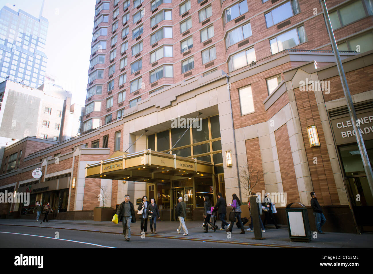 An Archstone apartment building in New York Stock Photo Alamy
