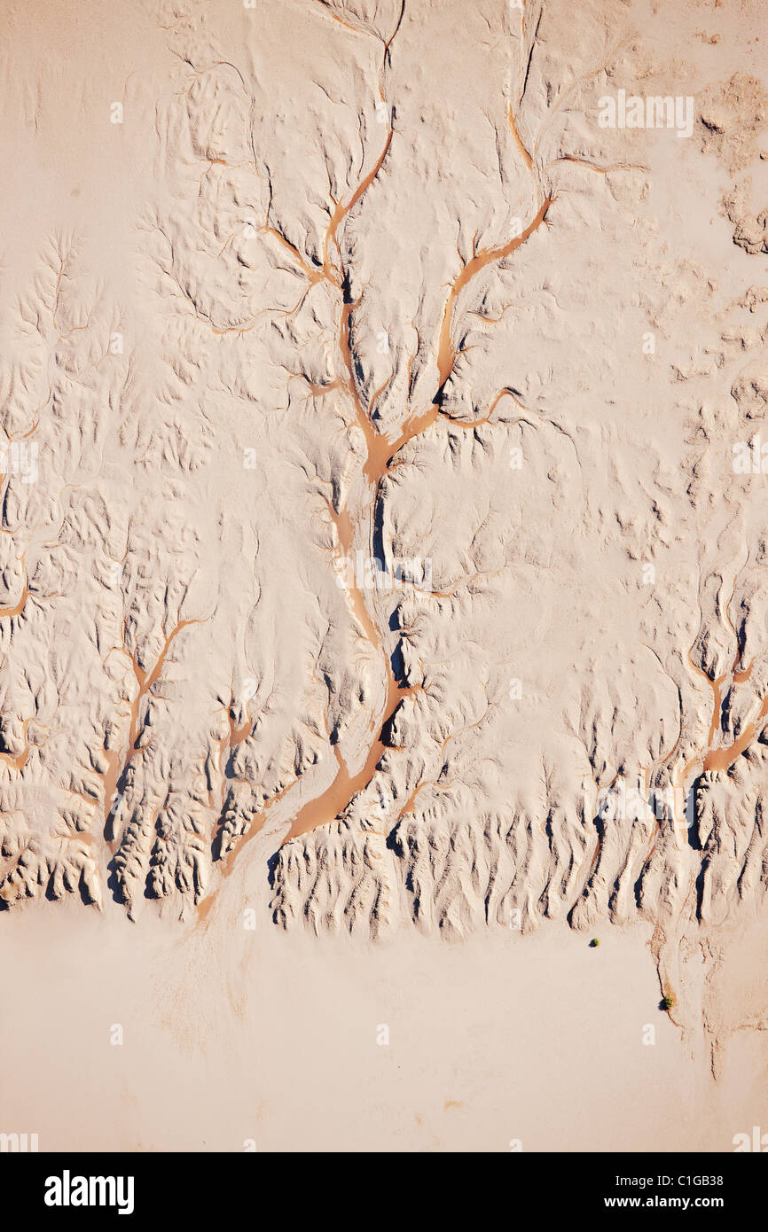 Hidden Vlei – Patterns from erosion. Sossusvlei in the Namib desert. Namib-Naukluft N.P, Namibia. Stock Photo