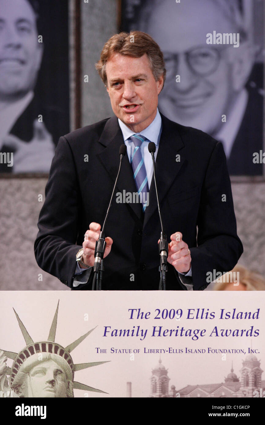 Tom Strickland Ellis Island Family Heritage Awards to celebrate